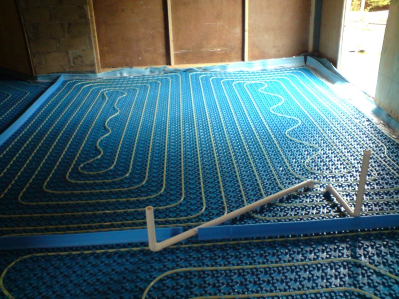 underfloor heating before concrete pour. 2